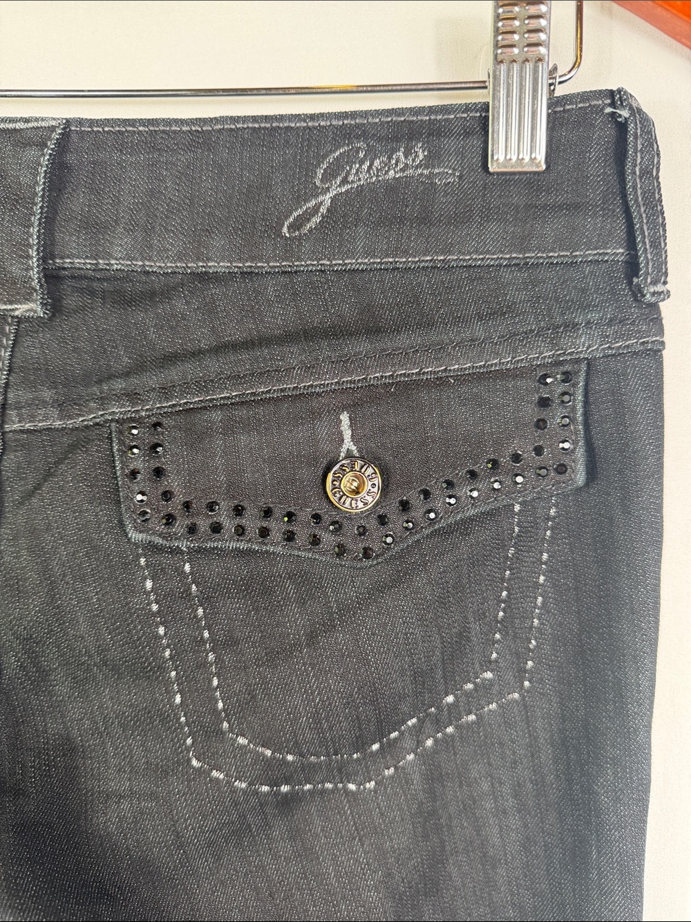 Guess Low Rise Black Boot Cut Jeans. Rhinestone Back Pockets. Womens Size 27 - Picture 4 of 8